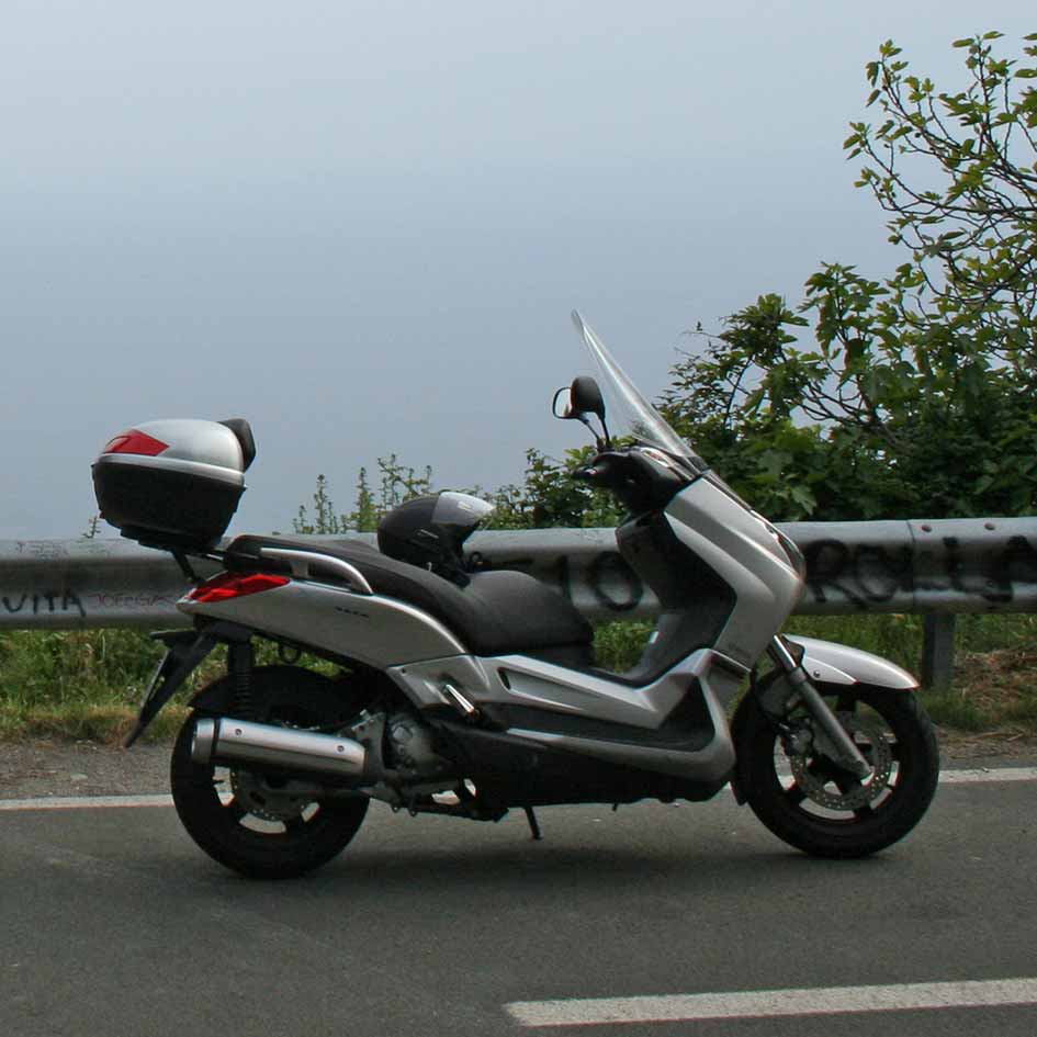 2006_Yamaha_XMax_250